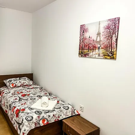 Private In Silvy's Pretty House 布尔加斯